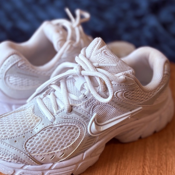 Nike V5 RNR - Picture 3 of 5